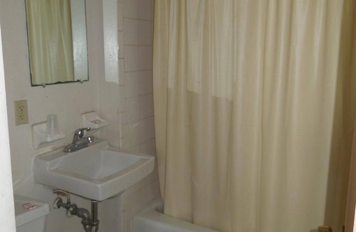 Edison Hotel | Lee's Motel