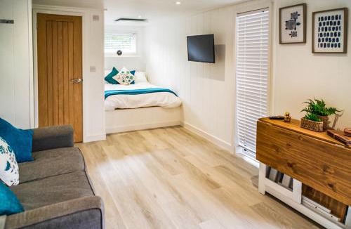 Bumble's Green Resort | Lee Valley Sewardstone