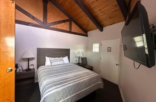 Lee Vining Hotel | Lee Vining Motel