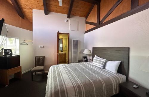 Lee Vining Hotel | Lee Vining Motel