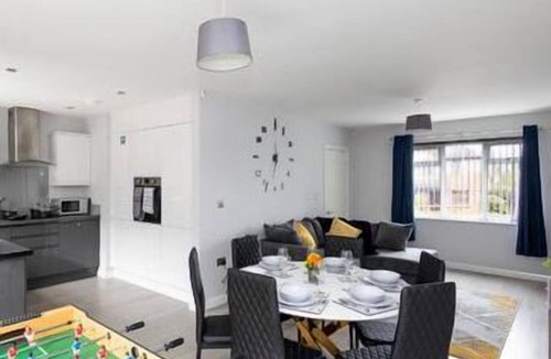 Leeds Apartment | Leeds 6 Bed (2x Adjacent Homes)