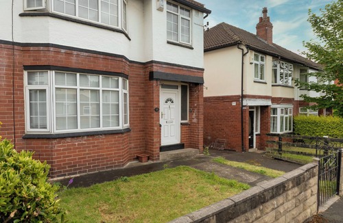 Headingley House | Leeds Super Spacious House