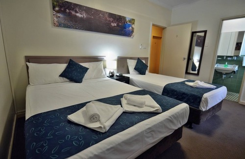 Ingham Hotel | Lees Hotel