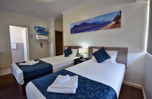 Ingham Hotel | Lees Hotel