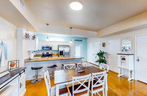 Corpus Christi House | Leeward Bay 15014