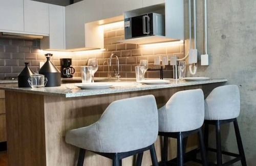 Lafayette Apartment | LEF 208 American Zone