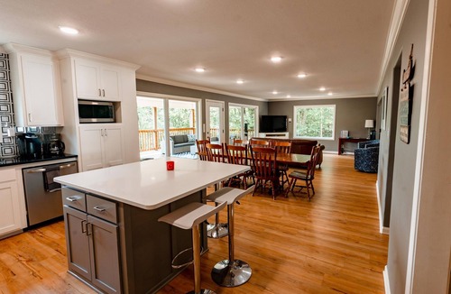 Fairfield Bay House | Legacy Lodge at Fairfield Bay- Direct Lakefront