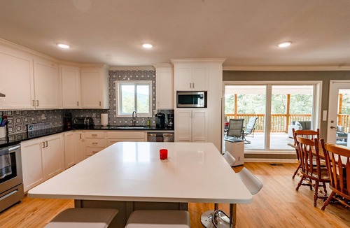 Fairfield Bay House | Legacy Lodge at Fairfield Bay- Direct Lakefront