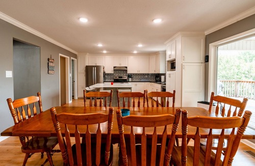 Fairfield Bay House | Legacy Lodge at Fairfield Bay- Direct Lakefront