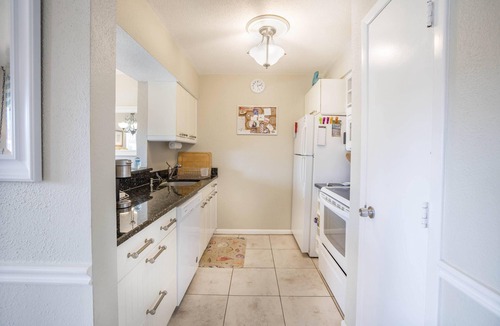 Clearwater-St. Pete Beaches Condo | Legacy Lodge