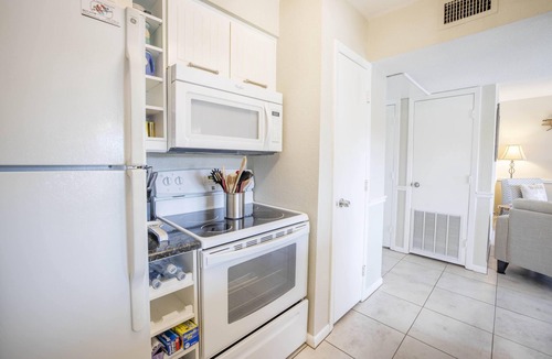 Clearwater-St. Pete Beaches Condo | Legacy Lodge