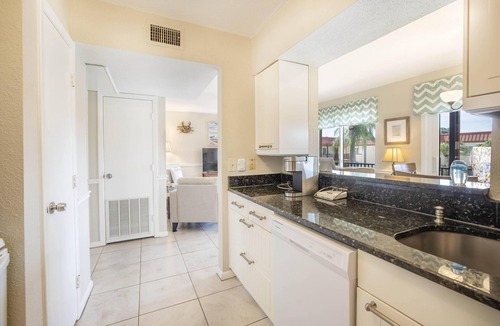 Clearwater-St. Pete Beaches Condo | Legacy Lodge