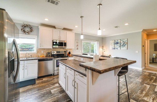 Yancey House | Legacy Ranch Home w/Lake Access & Grill