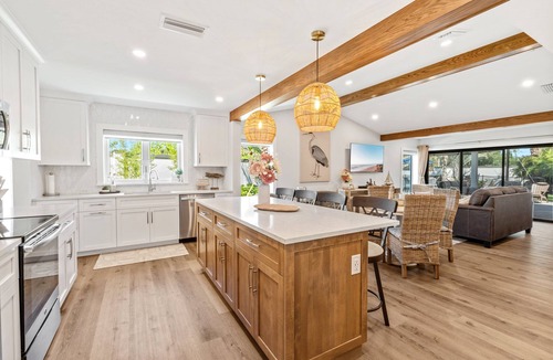 Sarasota House | Legacy's Palm of Paradise (Lux) | Private Heated Pool + Putt Putt Course + Tiki Hut