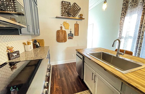 Park Falls House | Legen-dairy Hideaway, Comfortably Convenient