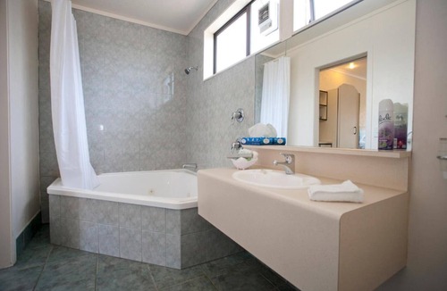 Palmerston North Hotel | Legends Motel