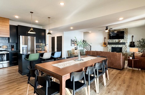 Hollister House | Legends Pointe | Hot tub, Lake view, Theatre, Pool table, Dog-friendly