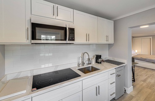 Winter Haven Cottage | Legoland & Lakes Pool Home Pet Friendly
