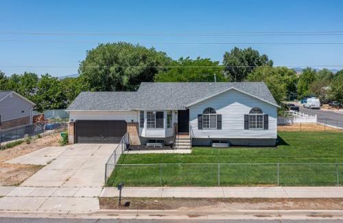 Lehi House | Lehi High Luxe Views and Sky