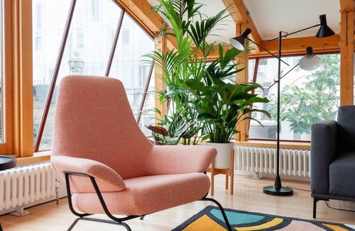 Chinatown Apartment | Leicester Square 3BR Penthouse w/Terrace