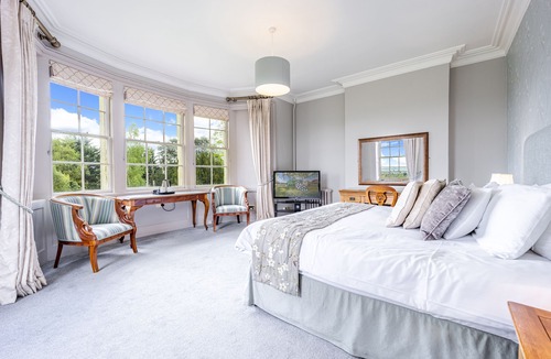 Bradford-on-Avon Hotel | Leigh Park Country House Hotel & Vineyard, BW Signature Collection