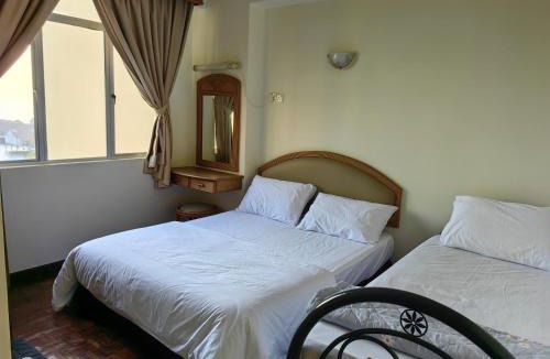 Taman Tanjung Hotel | Leisure Homestay Glory beach