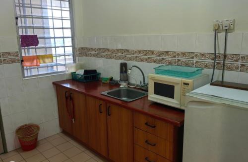 Taman Tanjung Hotel | Leisure Homestay Glory beach