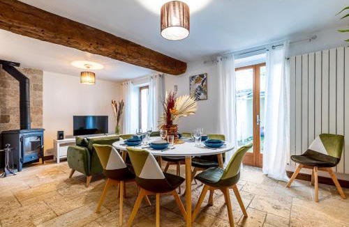 Vaureal House | Leisure Island I Calm Nature Tourism