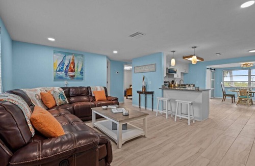 Port Richey Apartment | Leisure Isle 1: Waterfront! 2BR w/Firepit & Grill!