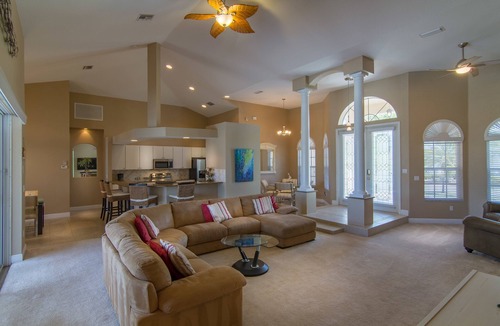 Yacht Club Villa | Leisure living in the Yacht Club, one of Cape Coral's most desirable locations