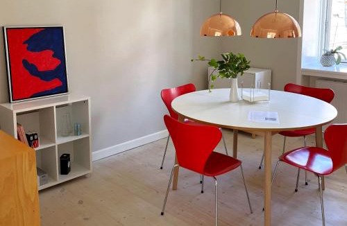 Copenhagen Apartment | Lejlighed i to etager i top-hyggeligt københavnsk kvarter tæt på offentlig transport