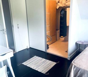Vipperod Apartment | Lejlighed/rækkehus med adgang til pool.