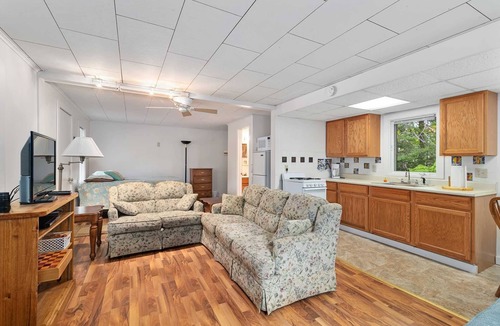 Cheboygan House | Lem's Paradise #2 | Cozy Lakefront Cabin w/Mackinac Views & 300+ ft Shoreline