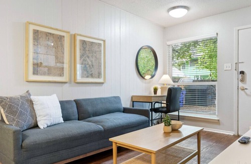Hyde Park Apartment | Lemon Tree #106 xxxx