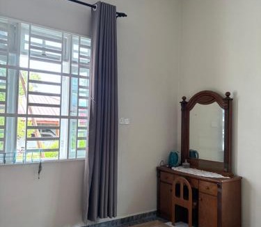 Kampung Tok Junoh House | Lemonade Roomstay Kampung Kolam