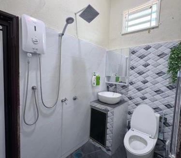 Kampung Tok Junoh House | Lemonade Roomstay Kampung Kolam