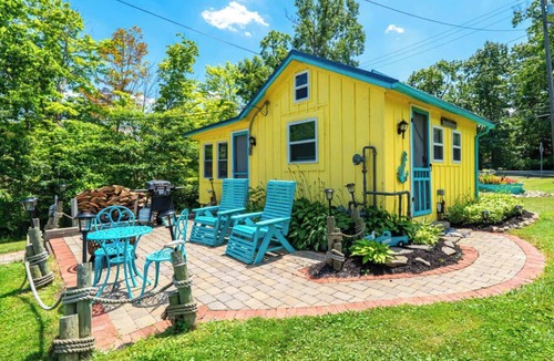 Madison-on-the-Lake Cabin | LemonDrop Lake-Front Cottage