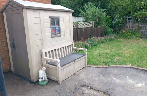 Hatfield House | Lemsford -contractors Relocators Longstay Discount