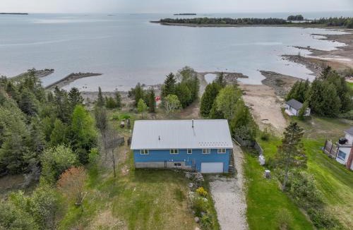 South Bruce Peninsula House | Len Cove - Your Lakeside Retreat in Howdenvale