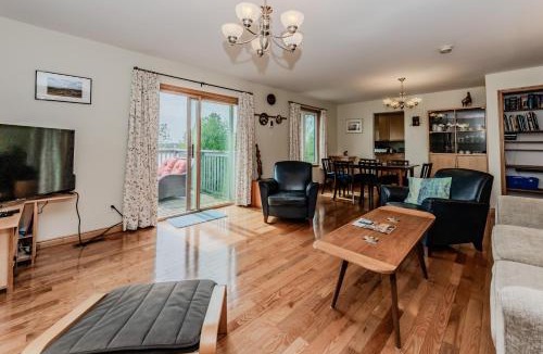 South Bruce Peninsula House | Len Cove - Your Lakeside Retreat in Howdenvale