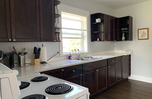 Lower Five Islands House | Lena's Place is situated in the center of beautiful Five Islands, Nova Scotia