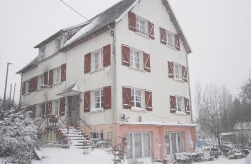 Juvigny-sous-Andaine Bed & Breakfast | Lenard Charles Bed & Breakfast