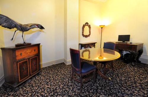 Allentown Hotel | Lenox Hotel and Suites