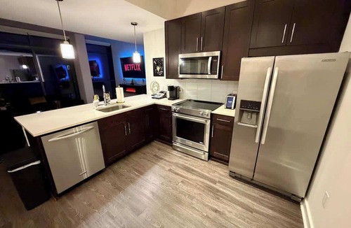 North Buckhead Apartment | Lenox Mall - Panoramic Kingdom!