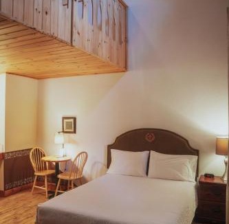 Hayward Cabin | Lenroot Lodge