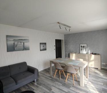 Lens Apartment | LENS, Bel appartement lumineux spacieux en centre ville 3 chambres
