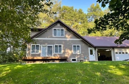 Decorah House | Leonard’s peaceful place