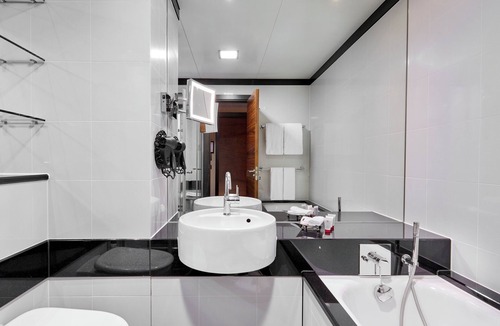 Tower Hill Hotel | Leonardo Royal London Tower Bridge