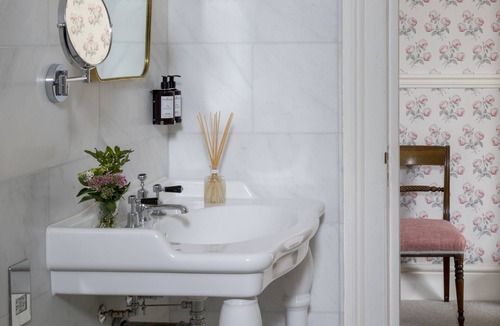 Staplefield Hotel | Leonardslee House