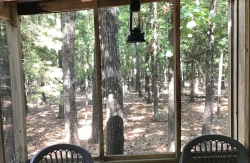 Hartshorn Cottage | Leona’s Cottage -Uniquely Rustic Comfortably Cozy